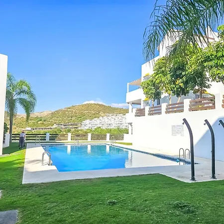 Apartamento With Views Over Valle Golf